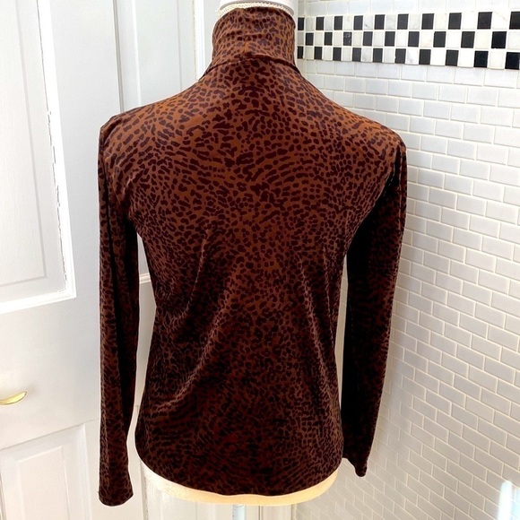 Binette New York velvet animal print pull over mock turtleneck. Washable.Size S. - Picture 7 of 7